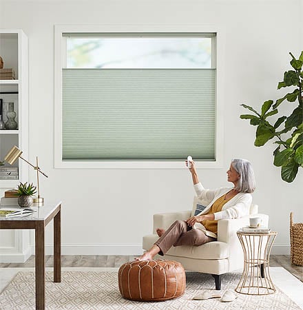 Motorized cellular shade